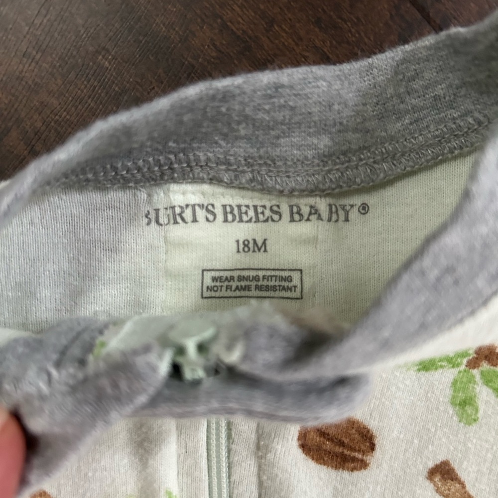 Burt’s Bees Pajama Bundle 12 - 18 months - Picture 4 of 9